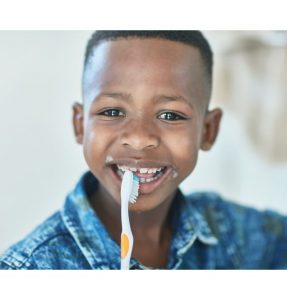 Fluorose: como o excesso de flúor pode afetar sua saúde bucal