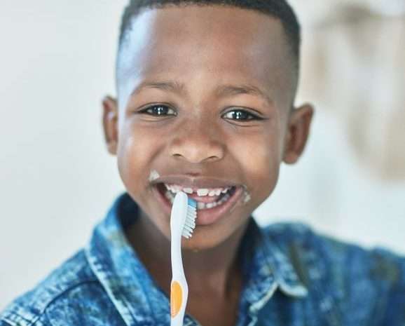  Fluorose: como o excesso de flúor pode afetar sua saúde bucal